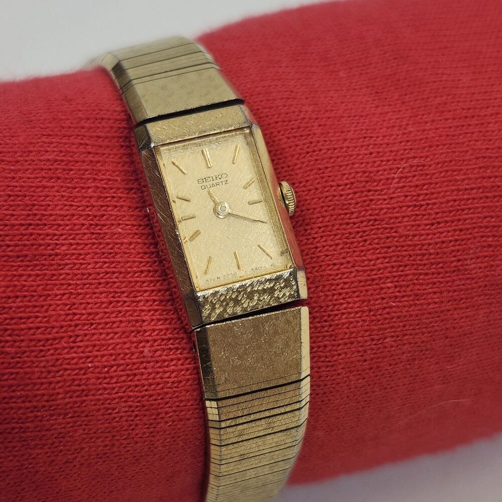 Seiko Ladies Wristwatch 2E20-62599 Quartz Gold Tone Slim Tested New Battery